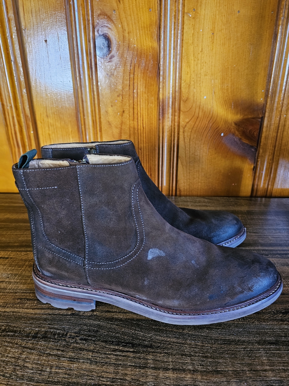 Johnston & Murphy Men's Dark Brown Suede Chukka Boots